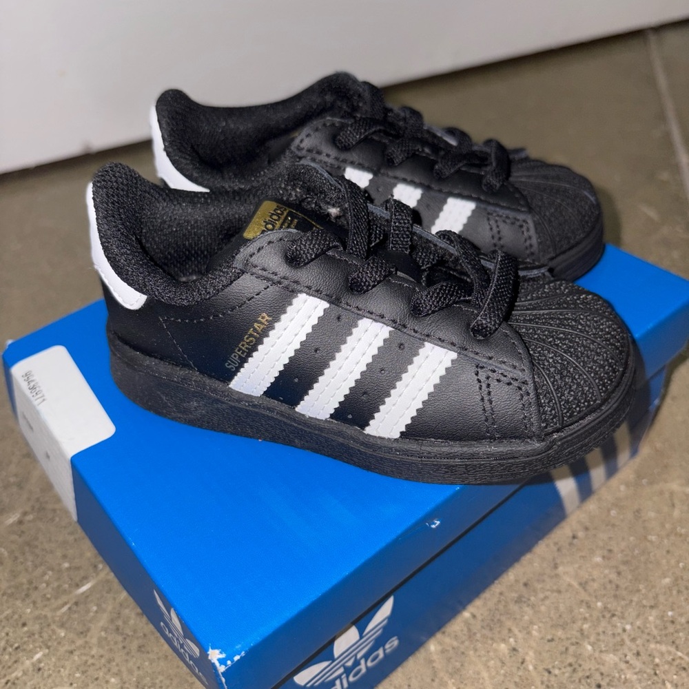 Kids Shell toe Adidas